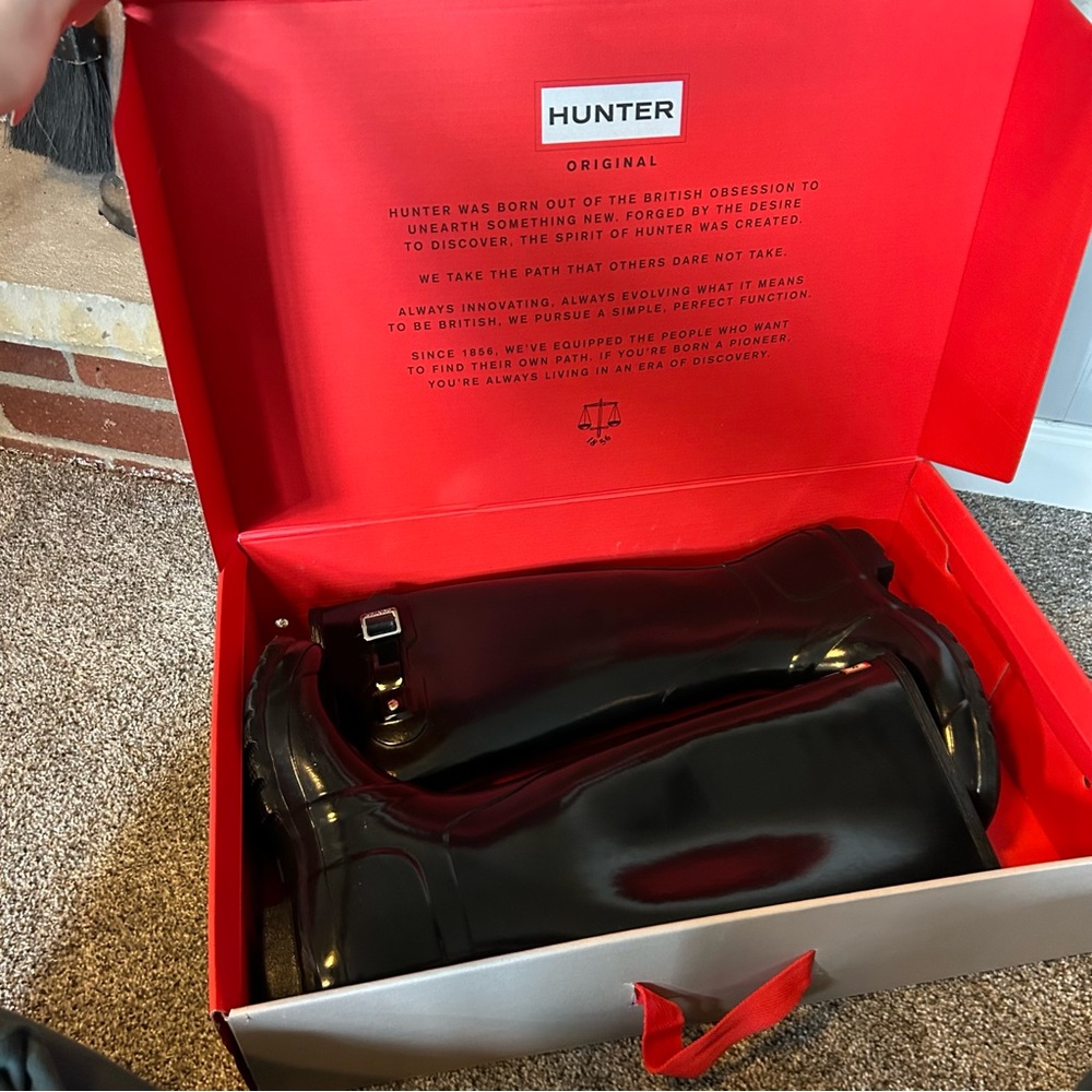 Hunter Tall Black Glossy Boots - Picture 5 of 16